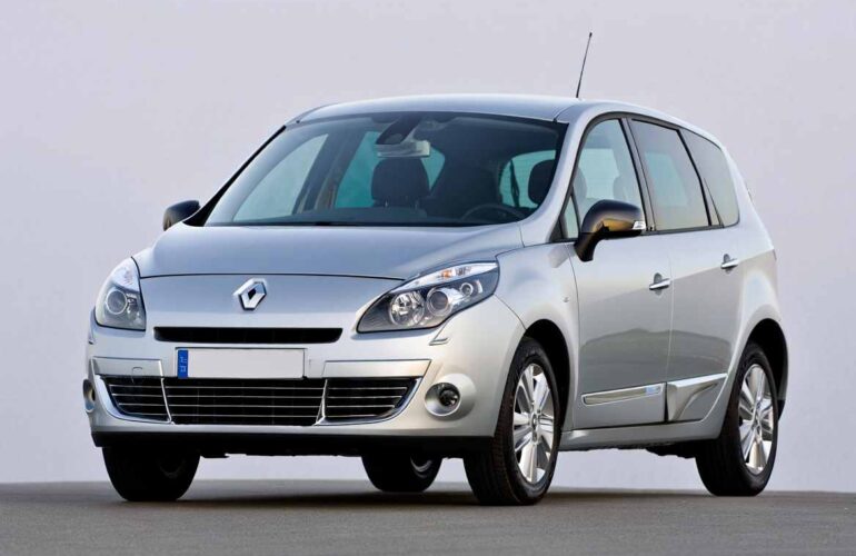 fusible compartiment moteur scenic 3